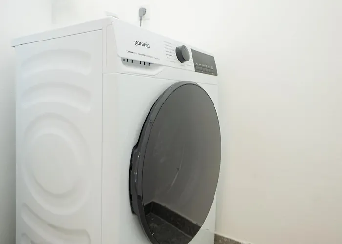 Elegant With King-size Bed Self Check-in דירה