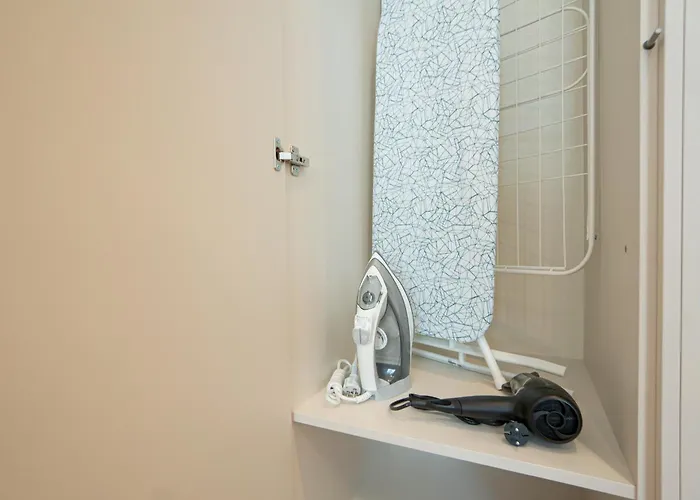 Elegant With King-size Bed Self Check-in וינה