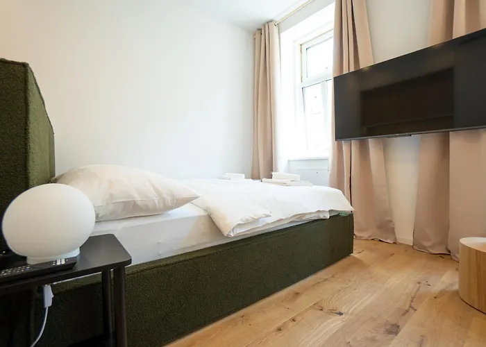 דירה Elegant With King-size Bed Self Check-in