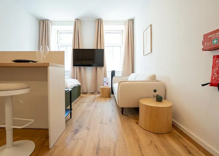 Elegant With King-size Bed Self Check-in