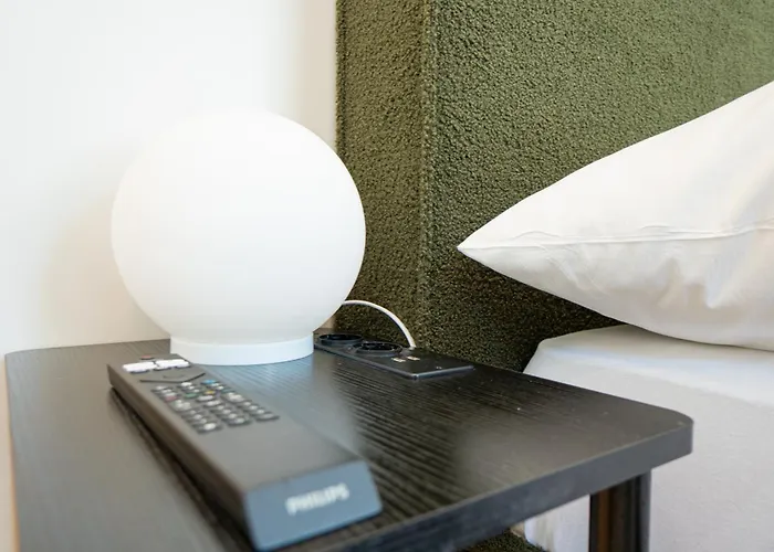Elegant With King-size Bed Self Check-in וינה